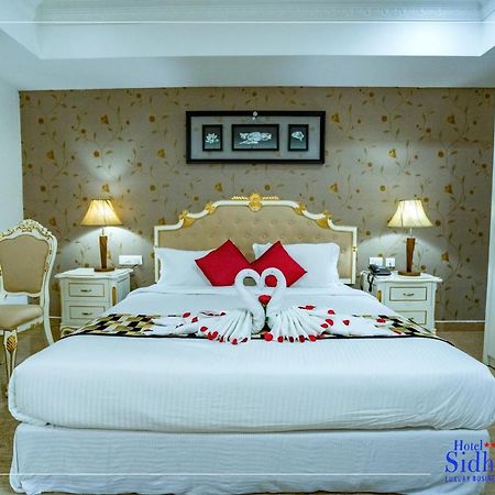 Hotel Sidhartha Chalakudy Kizhake Chālakudi エクステリア 写真