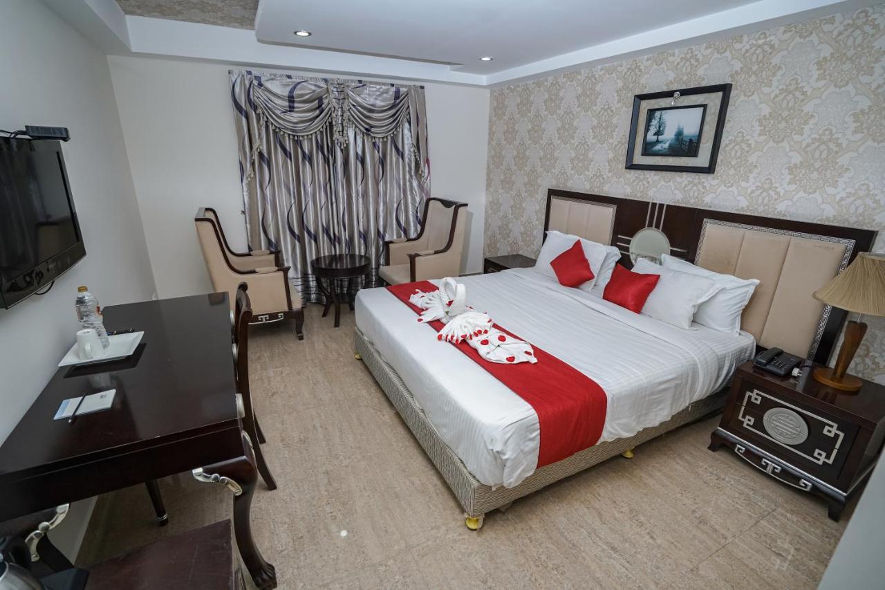 Hotel Sidhartha Chalakudy Kizhake Chālakudi エクステリア 写真
