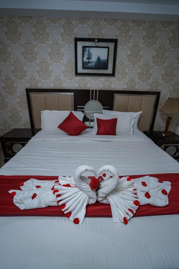 Hotel Sidhartha Chalakudy Kizhake Chālakudi エクステリア 写真