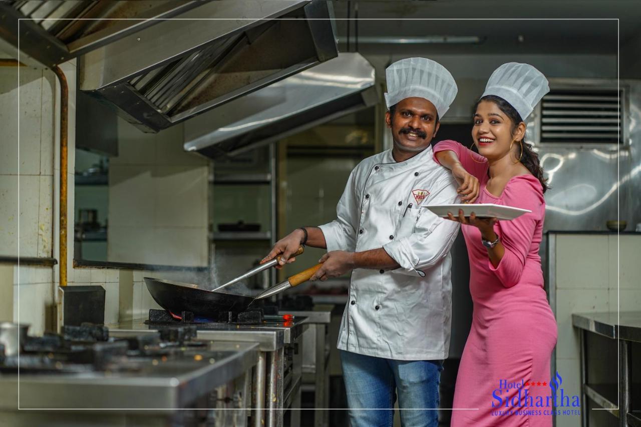 Hotel Sidhartha Chalakudy Kizhake Chālakudi エクステリア 写真