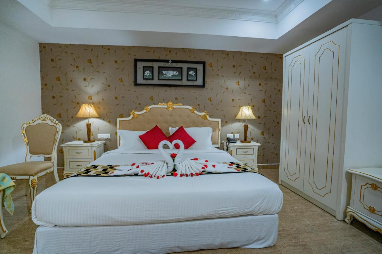 Hotel Sidhartha Chalakudy Kizhake Chālakudi エクステリア 写真