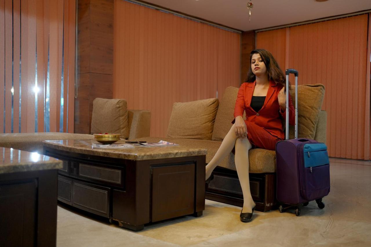 Hotel Sidhartha Chalakudy Kizhake Chālakudi エクステリア 写真