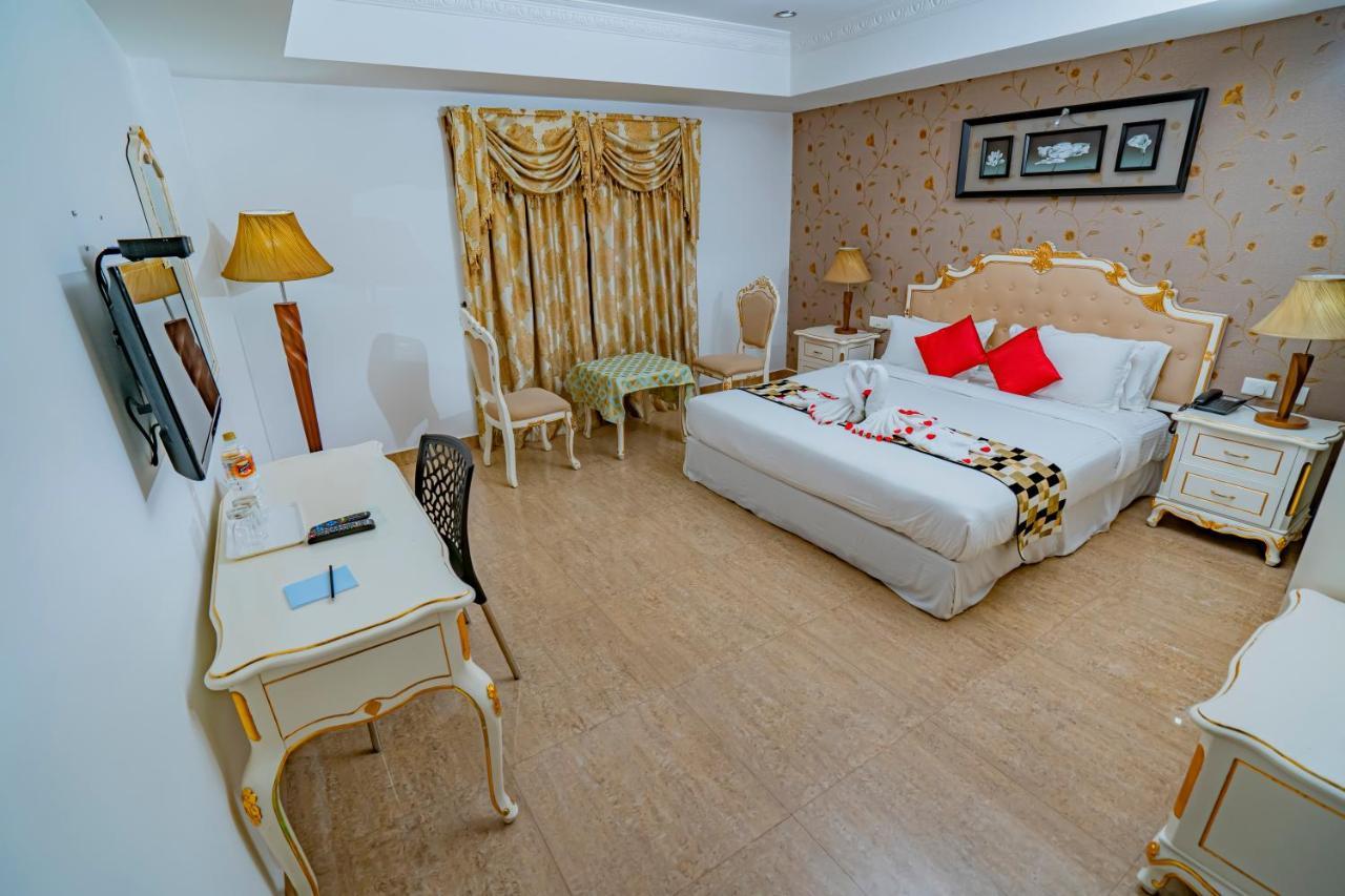 Hotel Sidhartha Chalakudy Kizhake Chālakudi エクステリア 写真